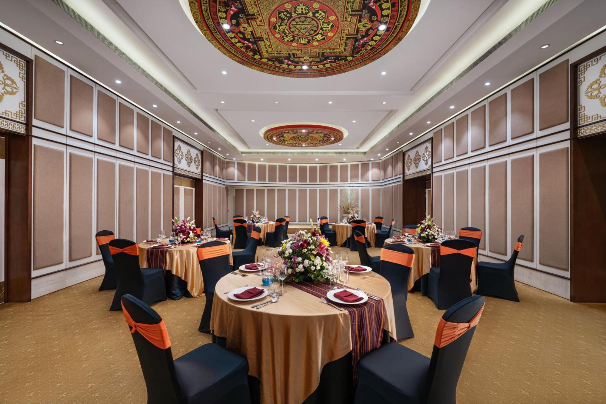 Yarkay Thimphu - Ihcl Seleqtions Hotel Kültér fotó